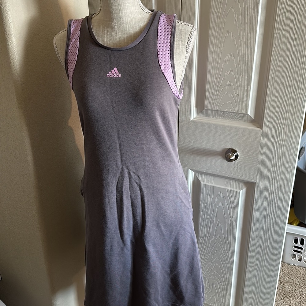 Adidas sleeveless dress with pockets. Size M(12-14) Excellent Condition.